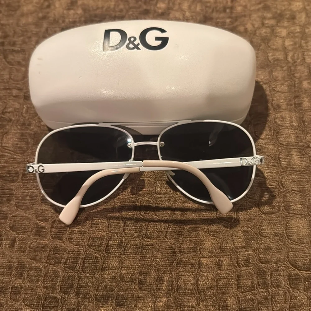 Authentic D&G White Aviator Sunglasses with White Case